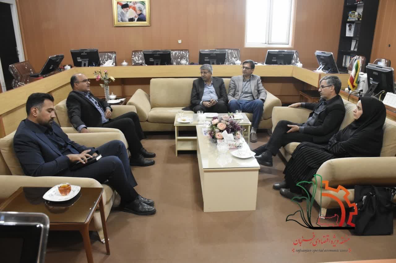 هم‌افزایی دانشگاه ولی‌عصر(عج) و منطقه ویژه اقتصادی درجهت رونق اقتصاد دانش‌بنیان در رفسنجان