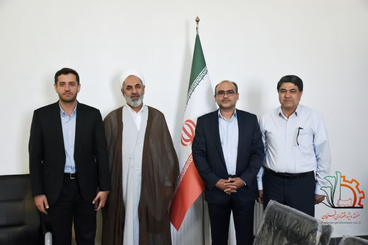 دیدار مدیرعامل جدید منطقه ویژه اقتصادی رفسنجان با امام جمعه شهرستان